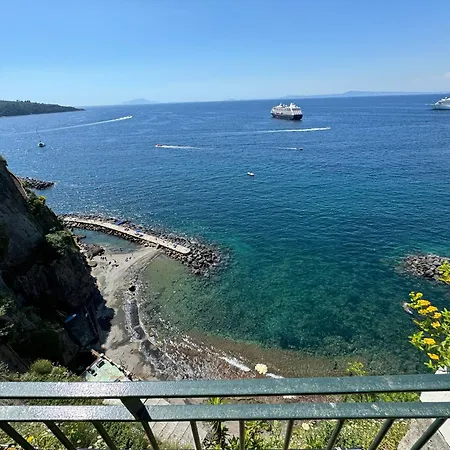 Saran Villa Sorrento
