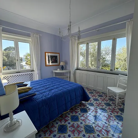 Saran Villa Sorrento
