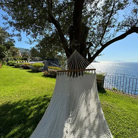 Saran Villa *